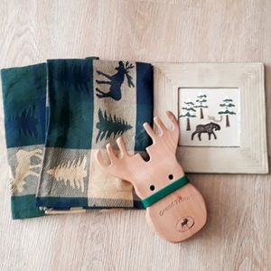 Wooden Moose Salad and Pasta Server + Ceramic Moose Trivet + Table Linens